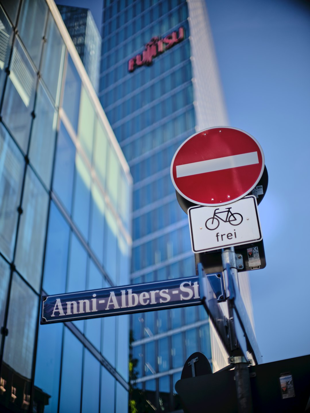 adipisci est deleniti sint 18