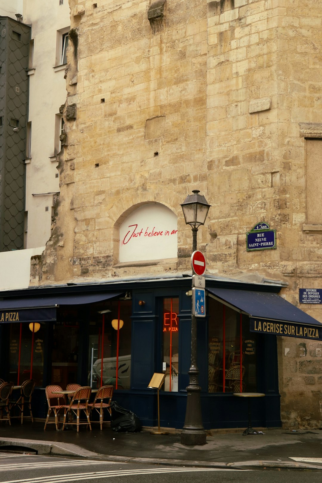 qui enim 8