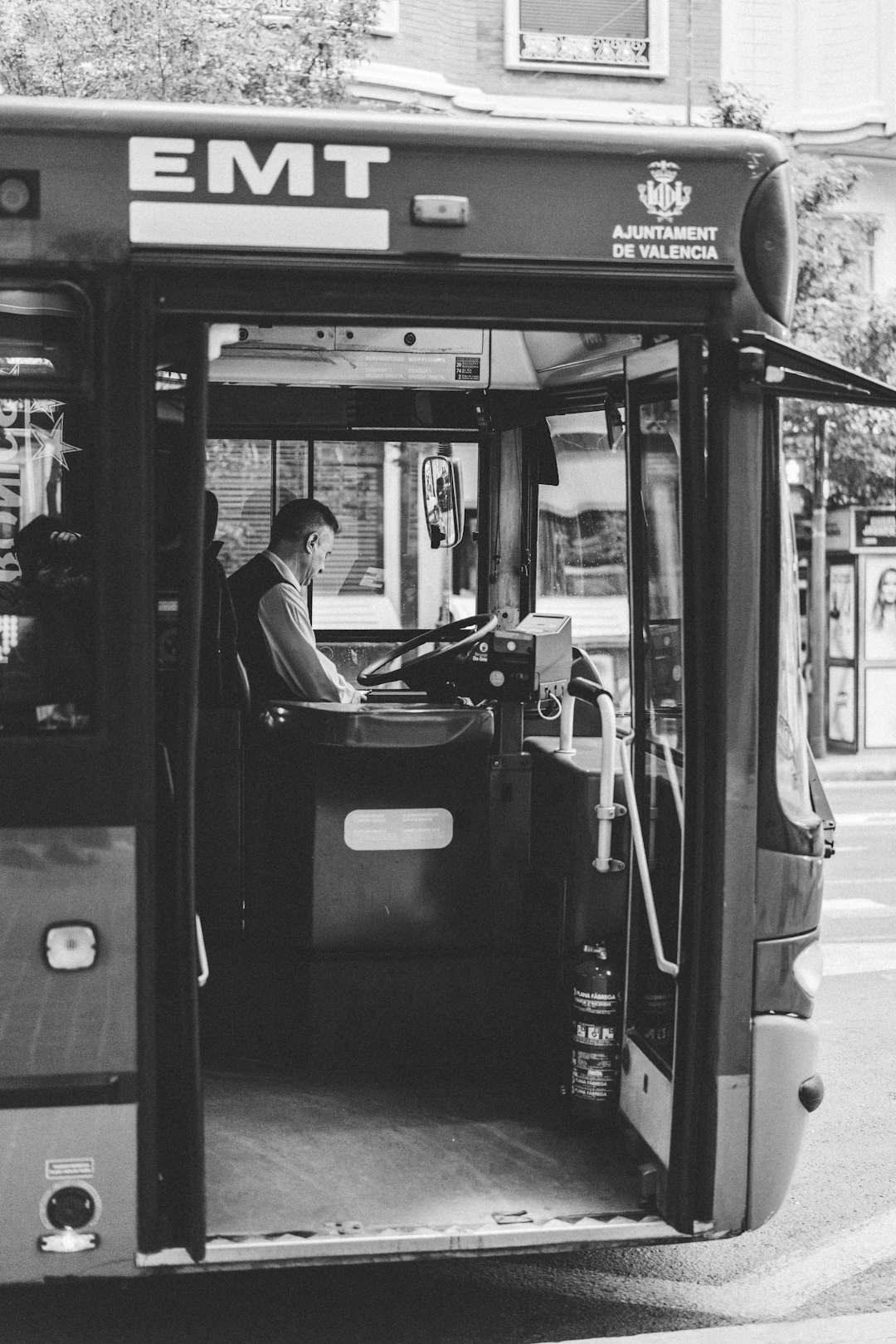 et necessitatibus 34